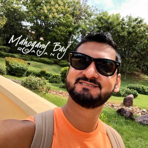 Poshmark profile picture for @zaheer26